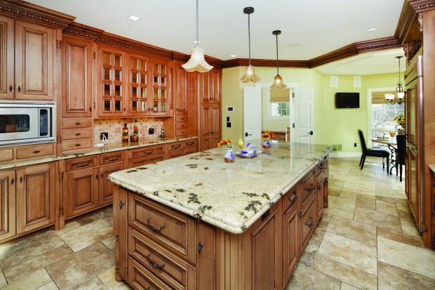 1236 Glen Eagle-Kitchen.jpg